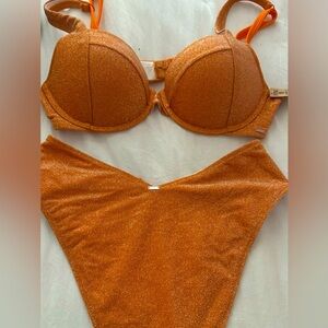 BNWT VS Pink bikini💕 beautiful apricot color with gold sparkles.top Lg bottom S